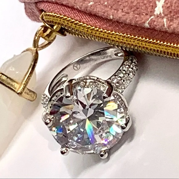 925 Sterling Silver CZ Ring Sz 7 - Picture 11 of 15